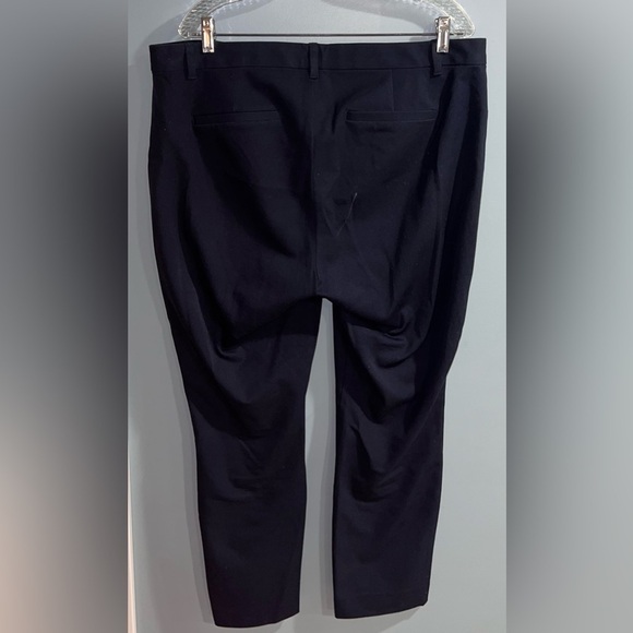 Gap- Navy signature skinny ankle pants - Picture 3 of 6